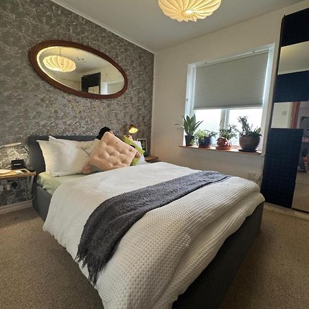 Private Room In A Stylish Flat London Exterior foto