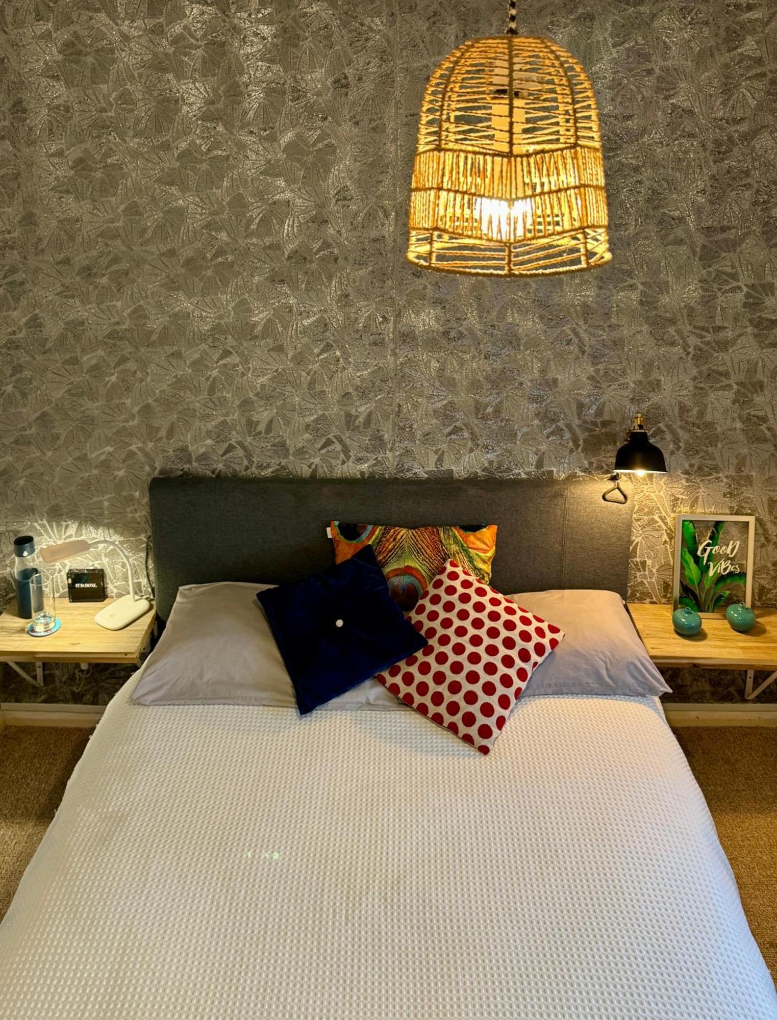 Private Room In A Stylish Flat London Exterior foto
